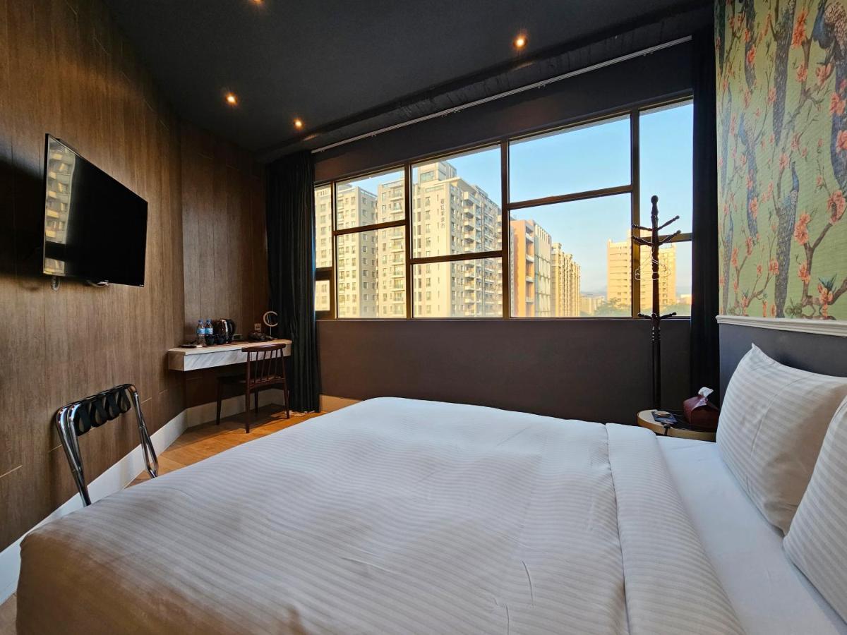 Modern Inn Taichung Exterior photo